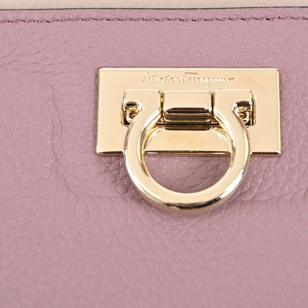 サルヴァトーレ フェラガモ Salvatore Ferragamo ショルダーバッグ 21I013 733739 マルチ レディース 【プライスダウン】