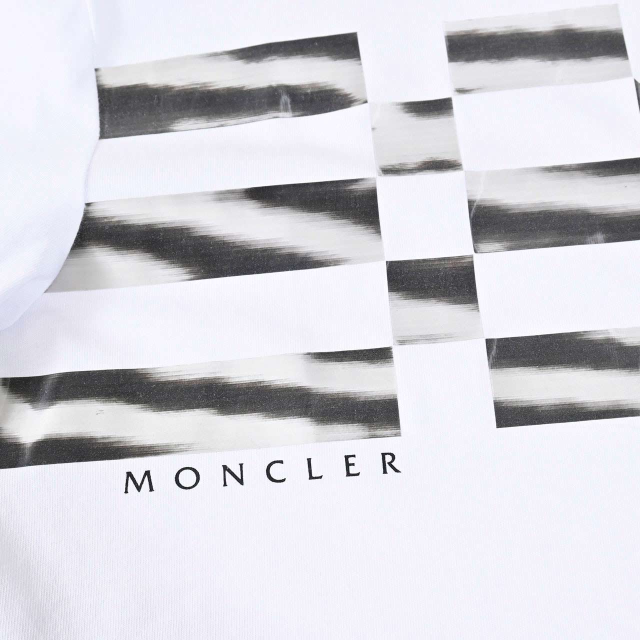 モンクレール MONCLER クルーネック半袖Tシャツ 8C00170 829H8 001 ホワイト メンズ 【ラスト1点 Mサイズ】