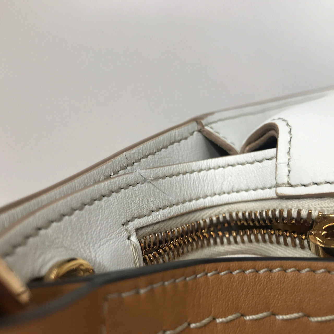 トッズ TODS ショルダーバッグ XBWTSAE02005OU 7P70 ホワイト レディース ワケアリ アウトレット 【訳ありセール 処分価格】 ポッキリ 【プライスダウン】