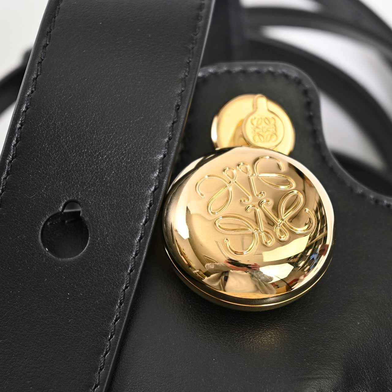 ロエベ LOEWE ショルダーバッグ ペブル AANBBBMX08 2165 ベージュ 2025年春夏 レディース