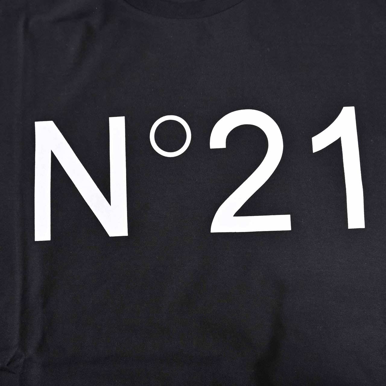 ヌメロ ヴェントゥーノ No.21 Tシャツ 25SU F051 6328 ブラック  メンズ