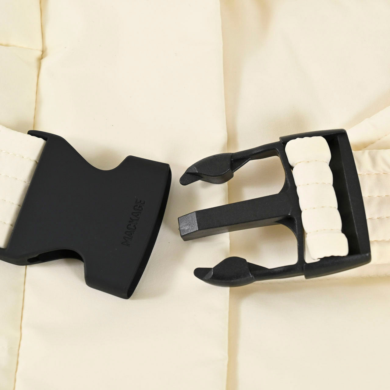 マッカージュ MACKAGE ダウンコート CORALIA-CITY C0253 クリーム レディース